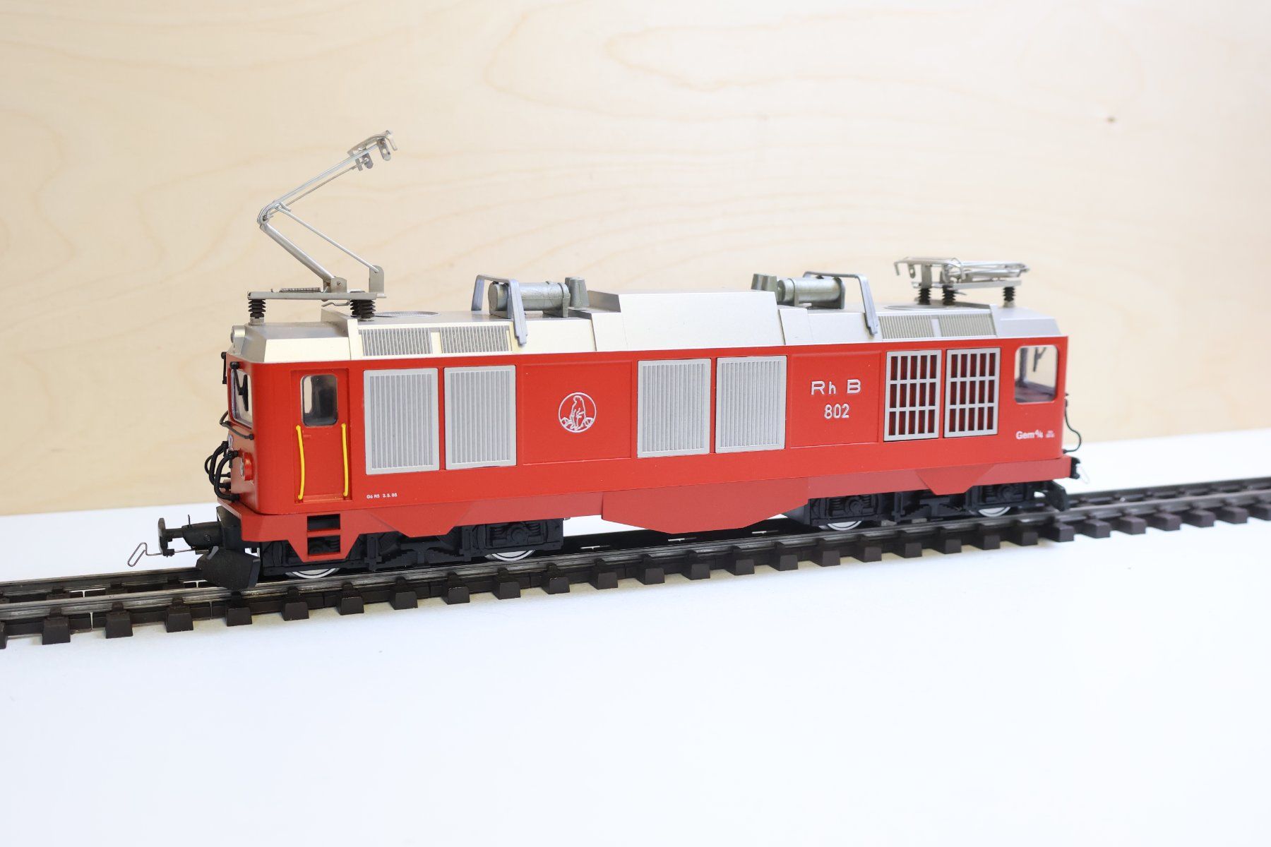 Fama Modellini di ferrovie: FAMA Alpenbahn RhB 9560 Gem 4/4 E-Lok - 0m – Usato da Winterthur venduto da Monstera 1