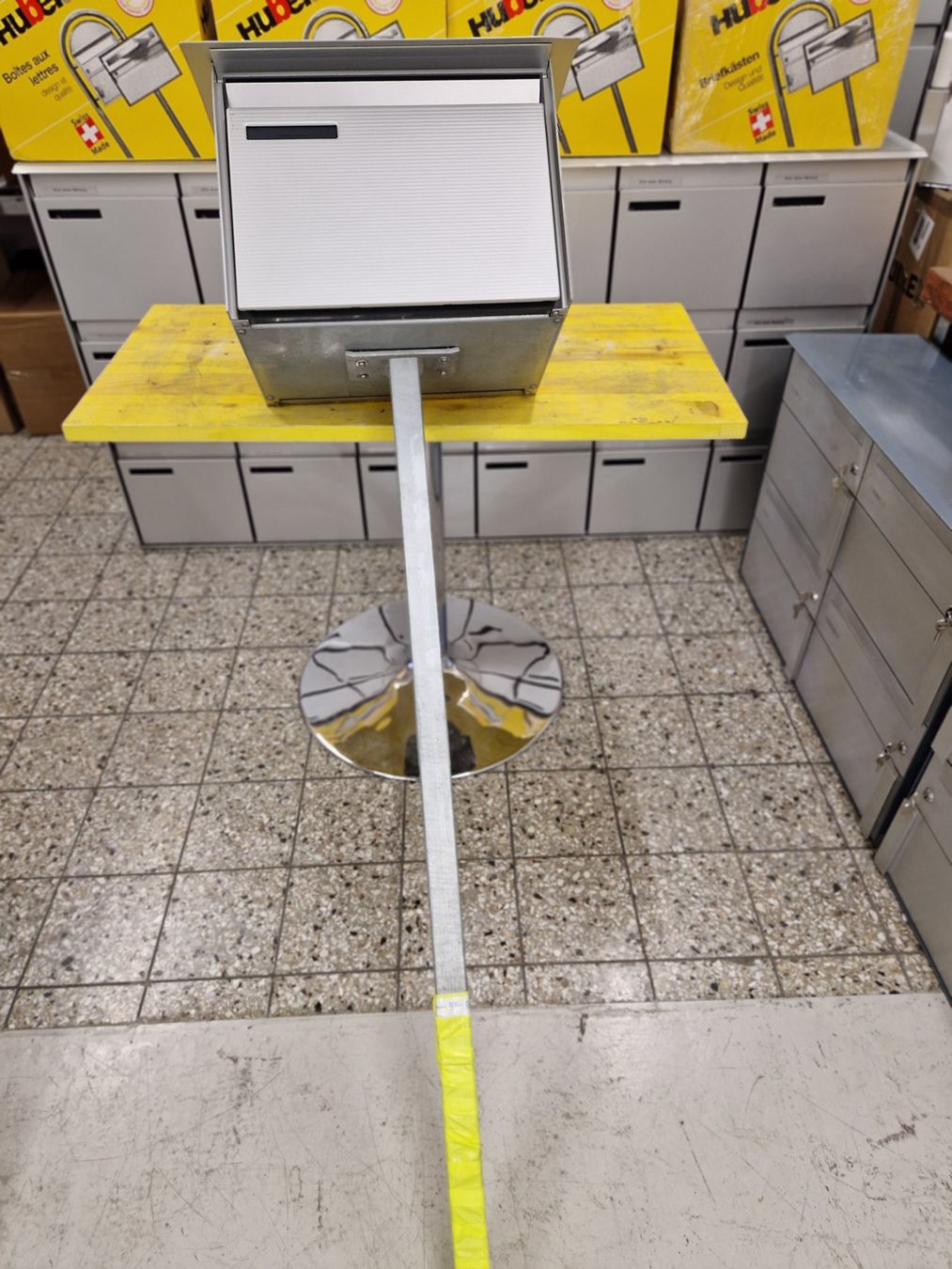 Sonstiges für Haushalt & Wohnen: Standbriefkasten ( Schweizer AG ) – Gebraucht aus Wiler b.Utzenstorf von bamaa-shop 4