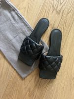 Bottega Veneta Padded Slides Slipper Gr. 36 schwarz