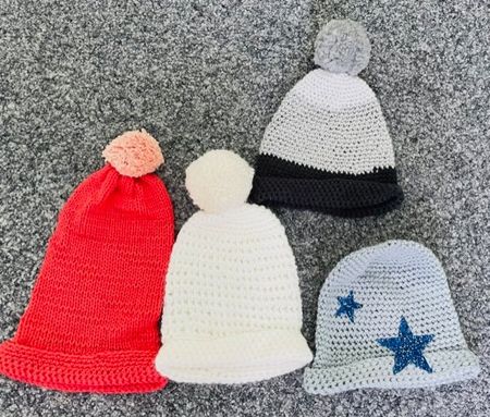Winter Set/Mützen 4 Stück Neu