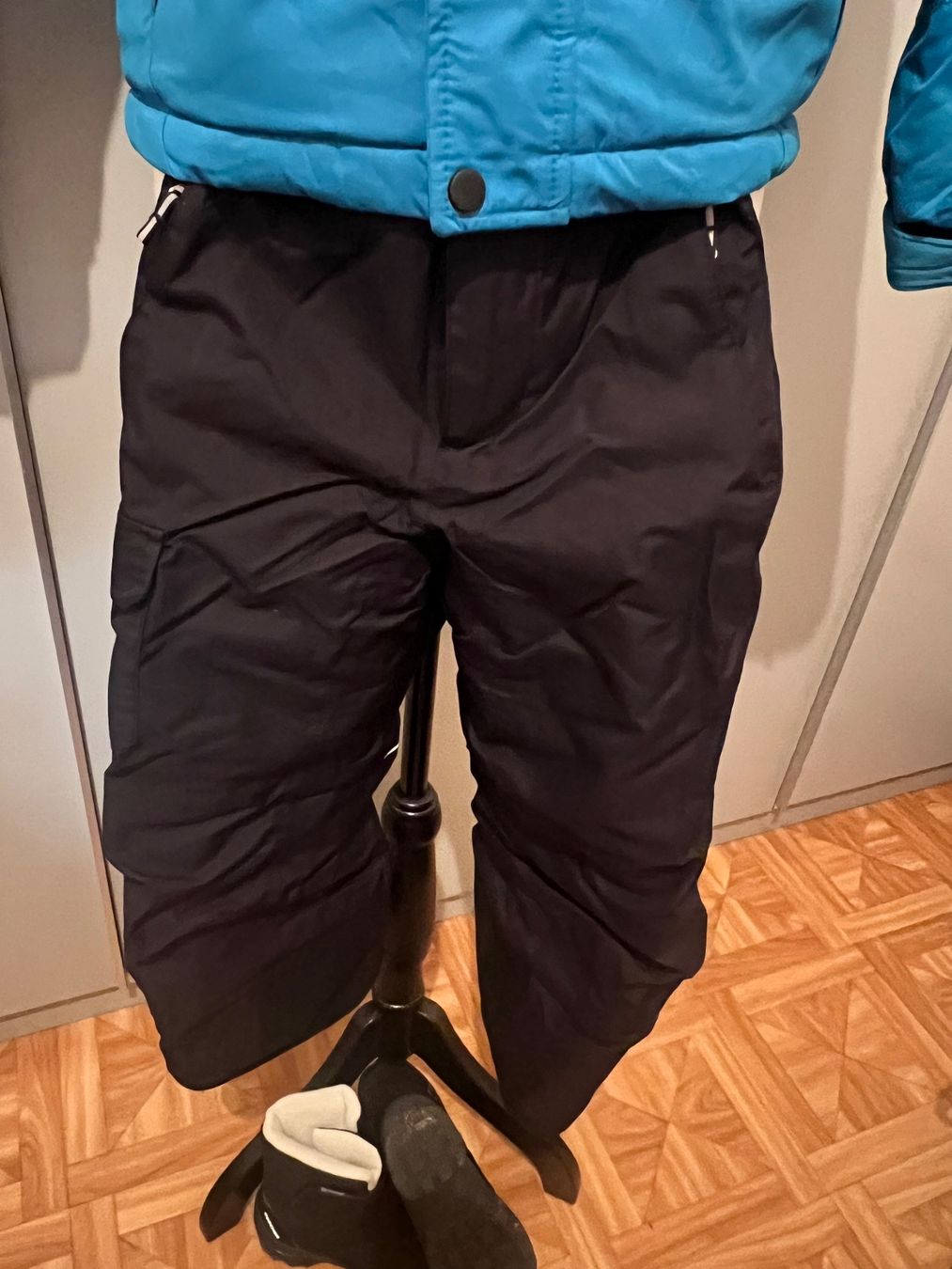 Sci: Ensemble de ski Columbia 8 ans avec bottes – Usato da Crans-Montana venduto da Boubou123 1