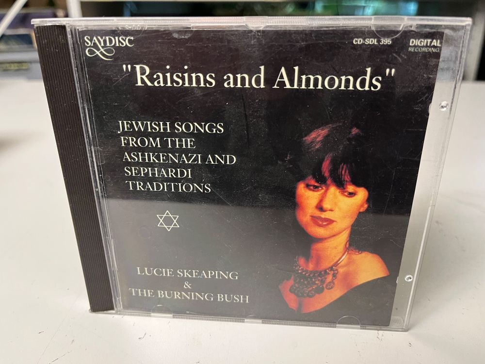 Lucie Skeaping & Burning Bush - Raisins and Almonds - SRA01D (Gebraucht ...
