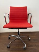 Vitra Aluminium Chair EA 117