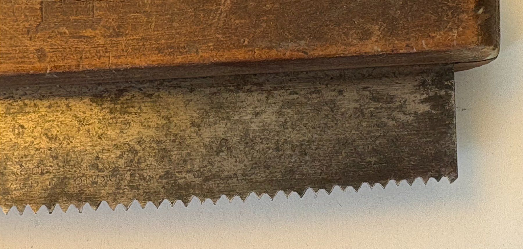Seghe: ANTIKE SÄGE MIT HOLZGRIFF – Usato da Ostermundigen venduto da wini63 2