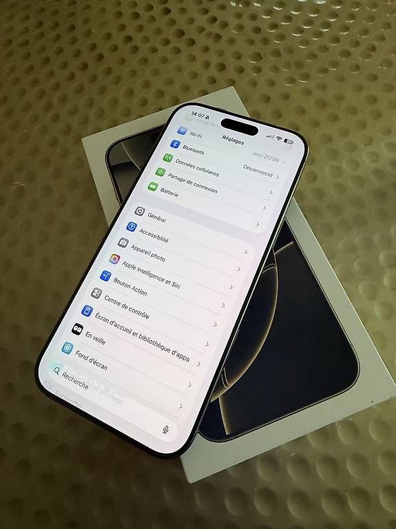 Telefoni cellulari / Smartphones: iPhone 16 pro Max 512go  – Usato da Lausanne venduto da you_2y7g 2