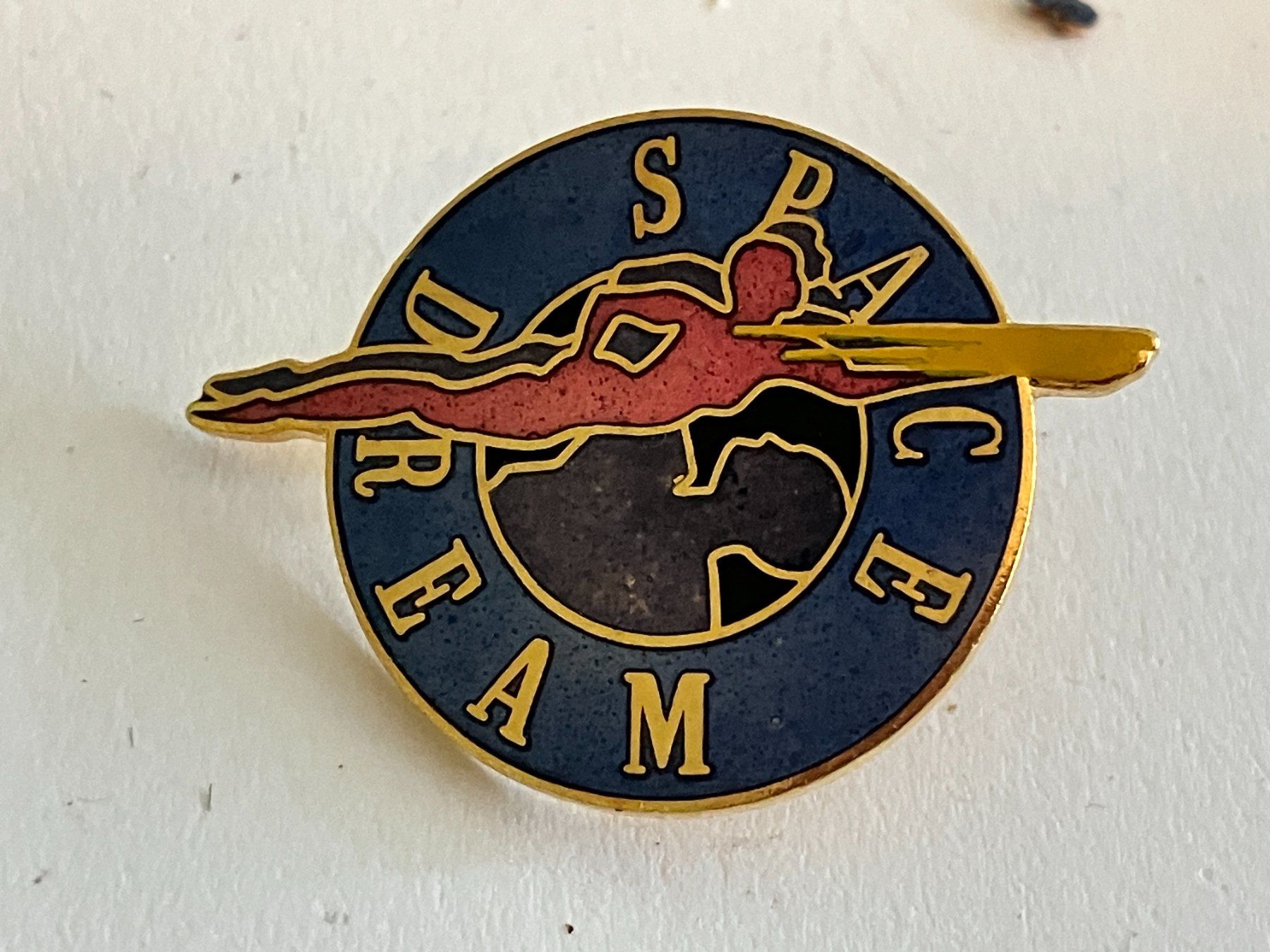 Placchette & Badge: 1 Pin Space Dream – Usato da Basel venduto da djwwpp