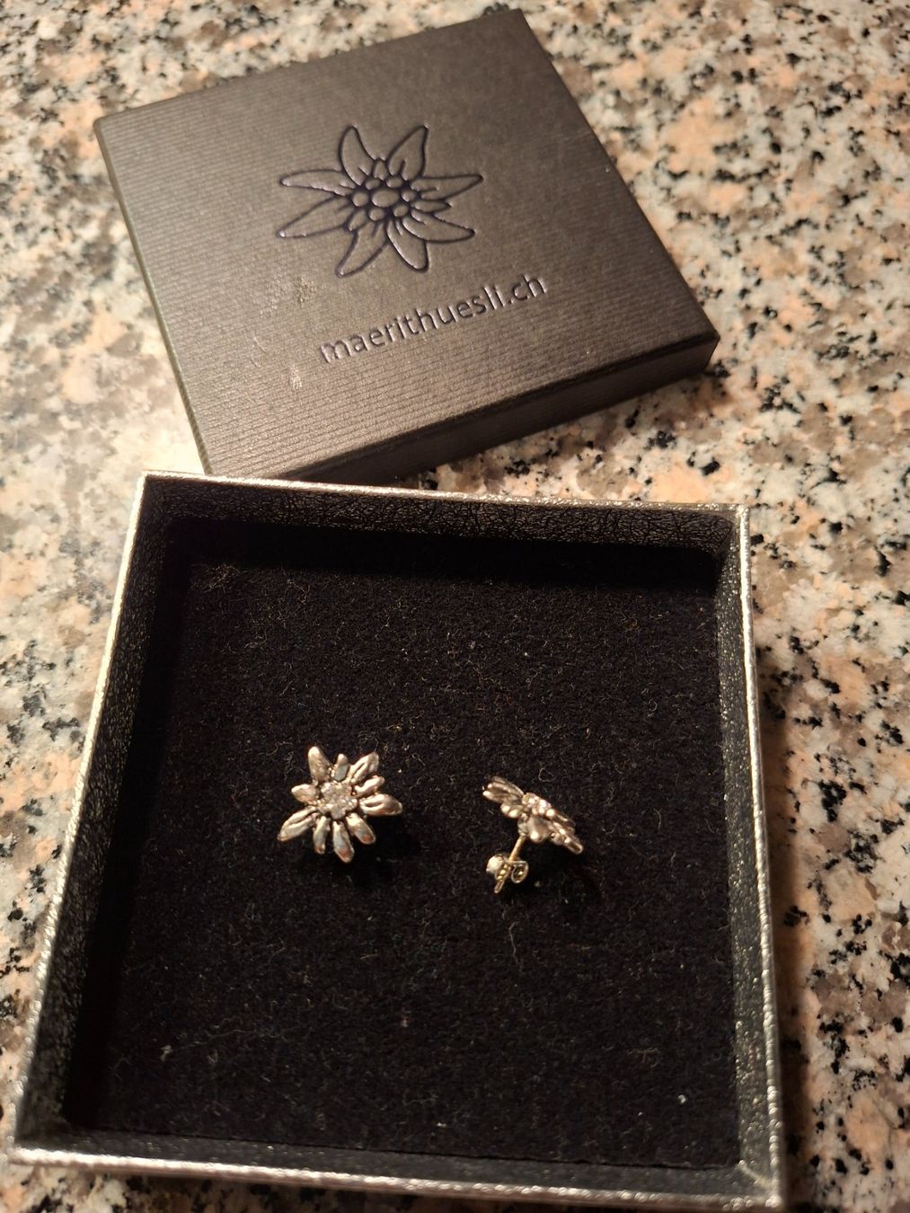 Orecchini pendenti & Orecchini a lobo: Ohrstecker Edelweiss – Usato da Jeuss venduto da cat_tyh2