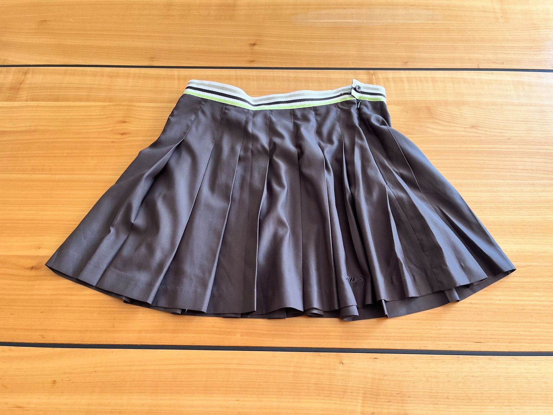 Fila Gonne: Tennisrock Fila – Usato da Lausanne venduto da Charles-marie