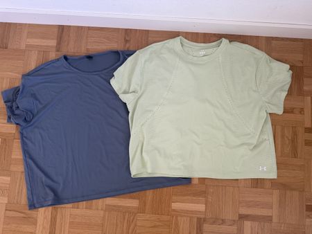 2 Sportshirts Under Armour Grösse M und L Blau Grün