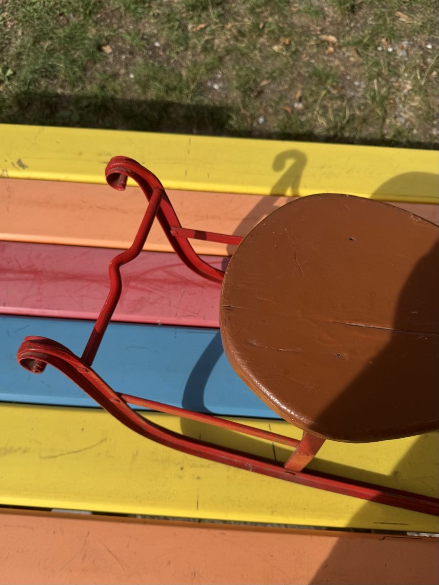 Slitta: Kinderschlitten rot mit Holzsitz  – Usato da Schlieren venduto da Freundlich02 4