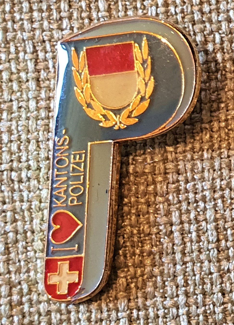Plaketten & Abzeichen: L748 - Pin I Like Kantons Polizei Solothurn – Gebraucht aus Reinach BL von Boston-Verkauf