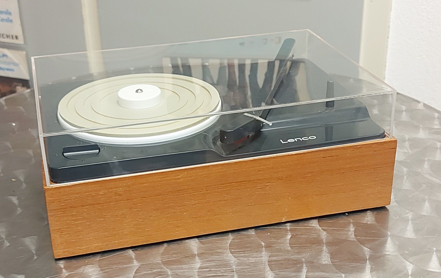 Lenco Giradischi: Lenco Plattenspieler – Usato da Herzogenbuchsee venduto da phonowelt 1