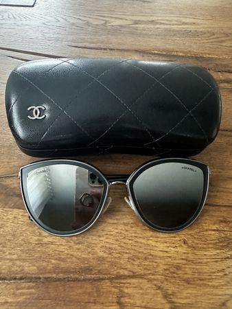 Chanel Sonnenbrille schwarz/silber
