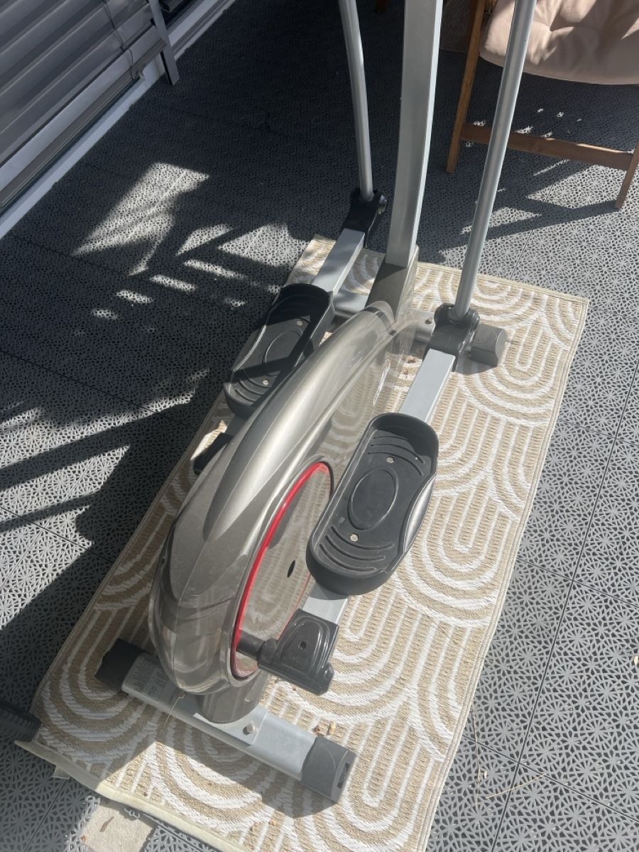Hometrainer: Crosstrainer Quest mit Display gebrauchter Zustand – Gebraucht aus Wohlen AG von Agonn 1