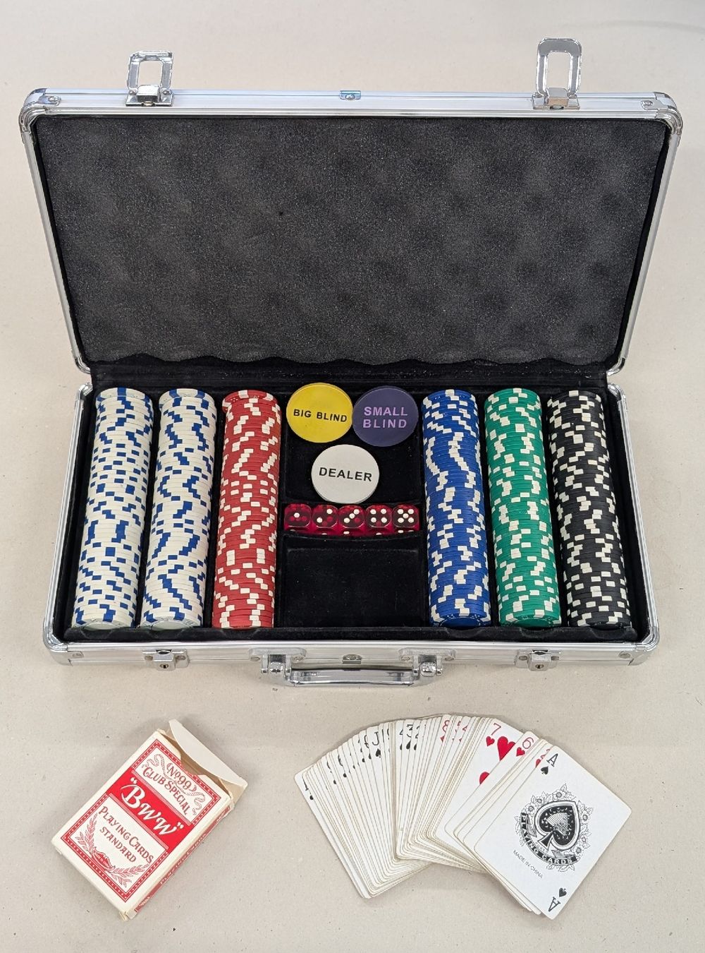 Giochi: Pokerset in Aluminiumkoffer – Usato da Volketswil venduto da mar_c5pv 1