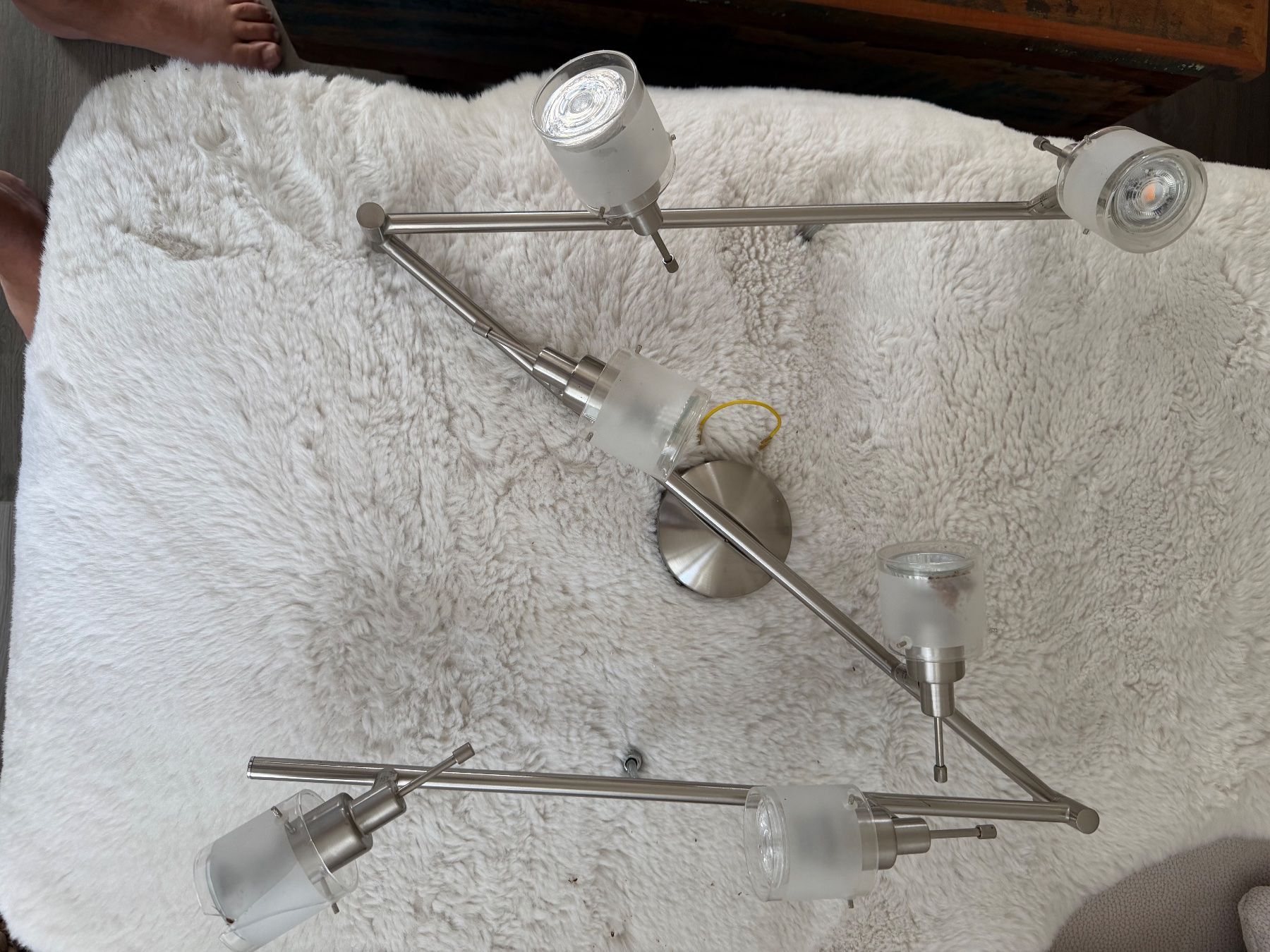 Kronleuchter & Deckenlampen: Deckenleuchte 4 Spots Metall matt Glas matt 45cm – Gebraucht aus Duggingen von Ysvogel