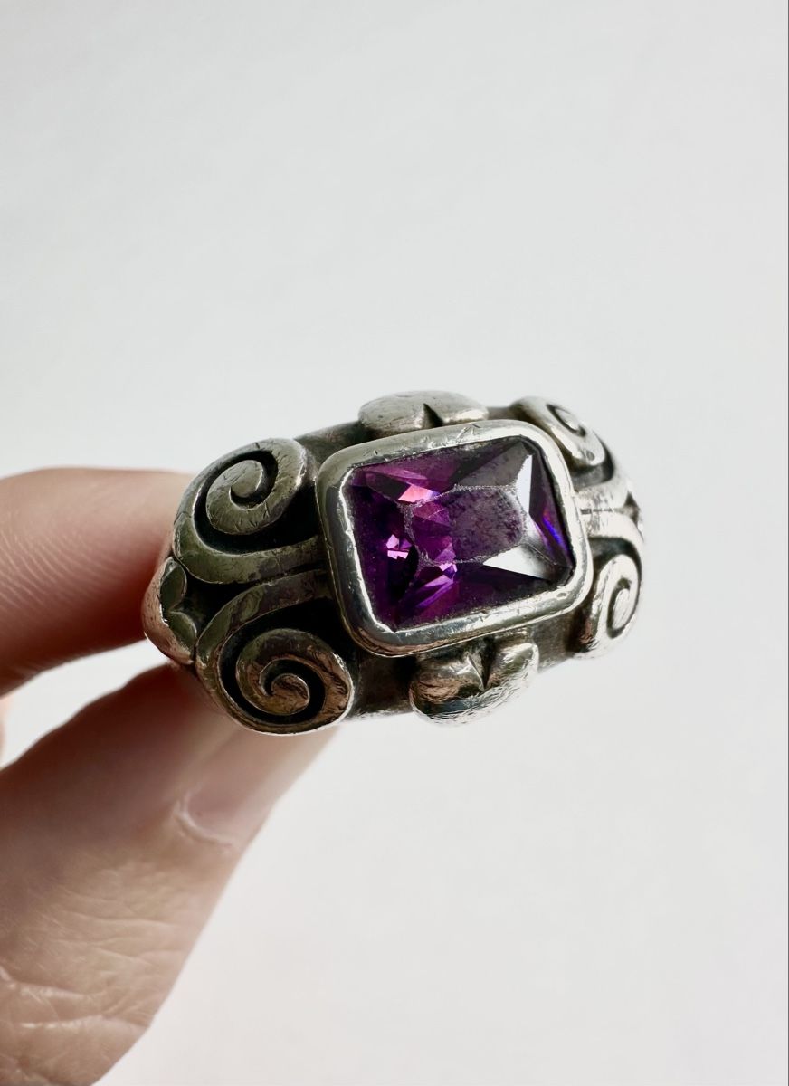 Anelli: Silverstar Silberring mit violettem Stein / Gr. 53 – Usato da Bern venduto da neon317