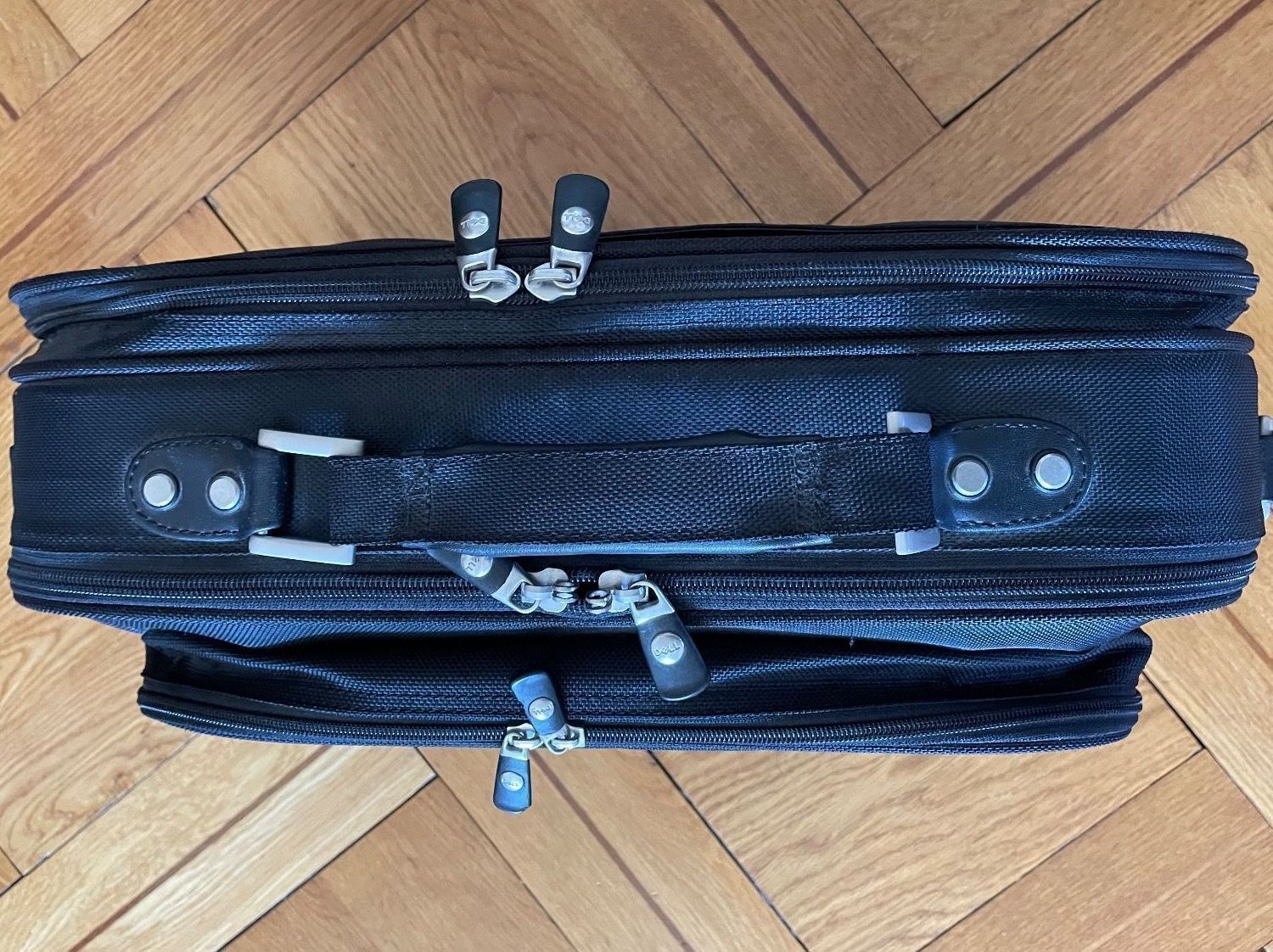 Dell Borse: Dell Tasche für Notebook – Usato da Genève venduto da Buens4 3