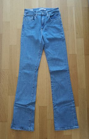 Levi's 725 High Rise Bootcut W27 L34 