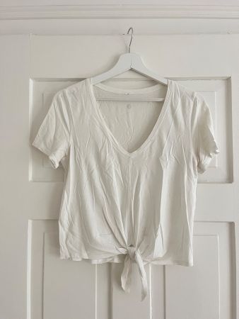 Lululemon Damen Shirt weiss – V-Ausschnitt, guter Zustand