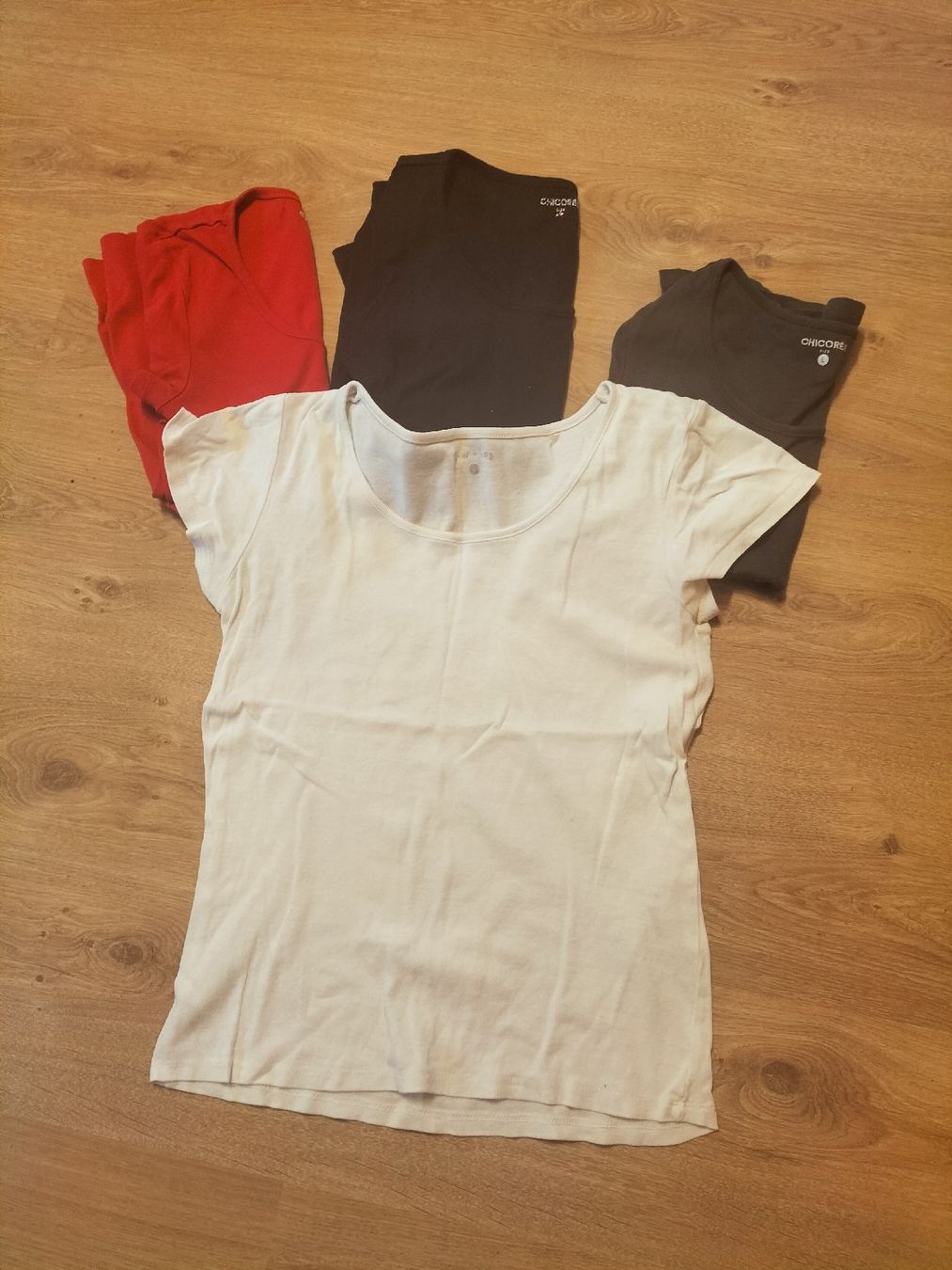 T-Shirts: lot de 4 t-shirts L – Gebraucht aus Gillarens von Emy_28