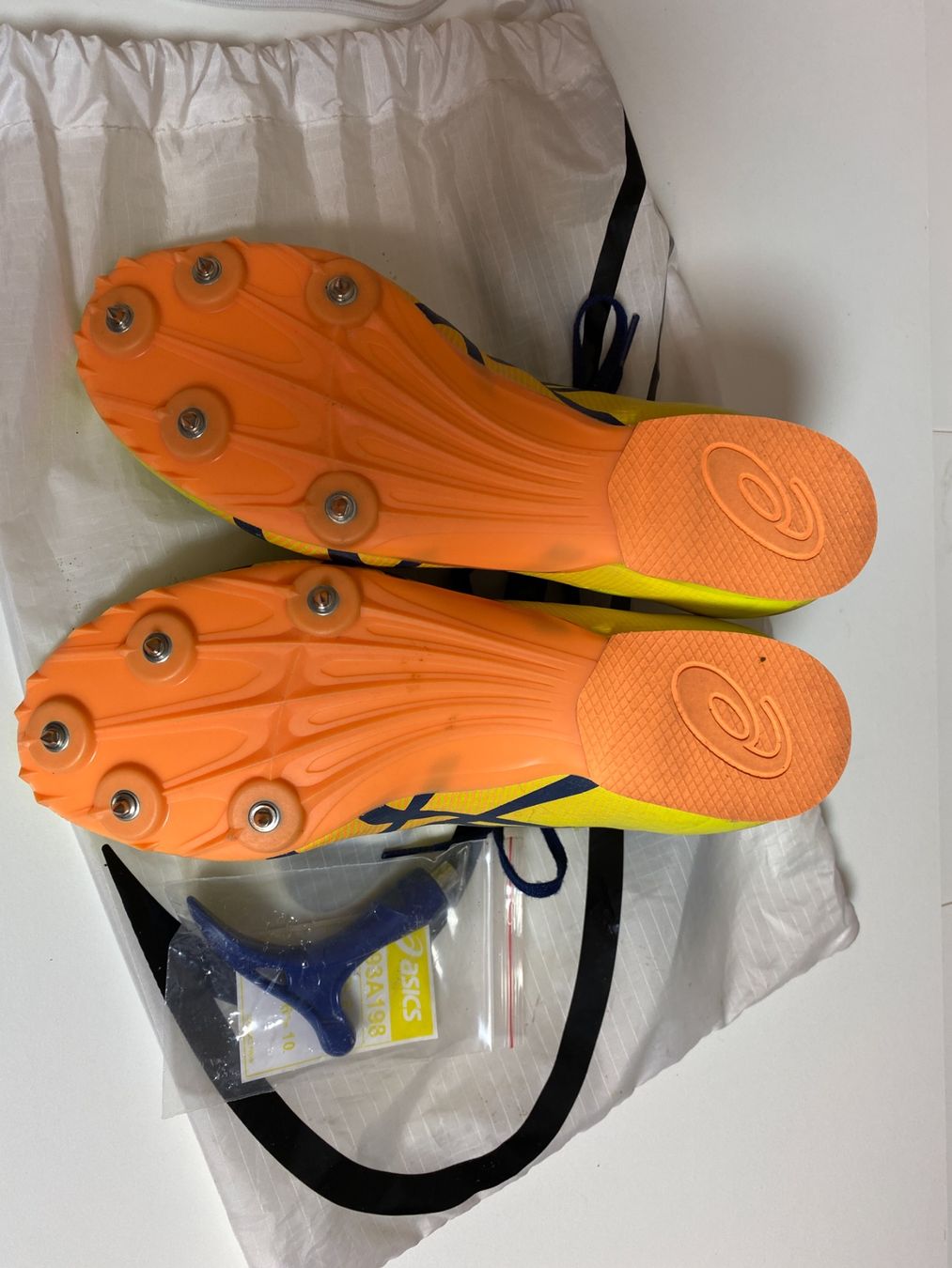 Asics Herrenschuhe: Asics Hyper MD 8 Unisex Leichtathletikschuhe – Gebraucht aus Sarnen von exxusu 1