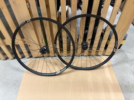 DT Swiss EX1700 Laufradsatz 29"