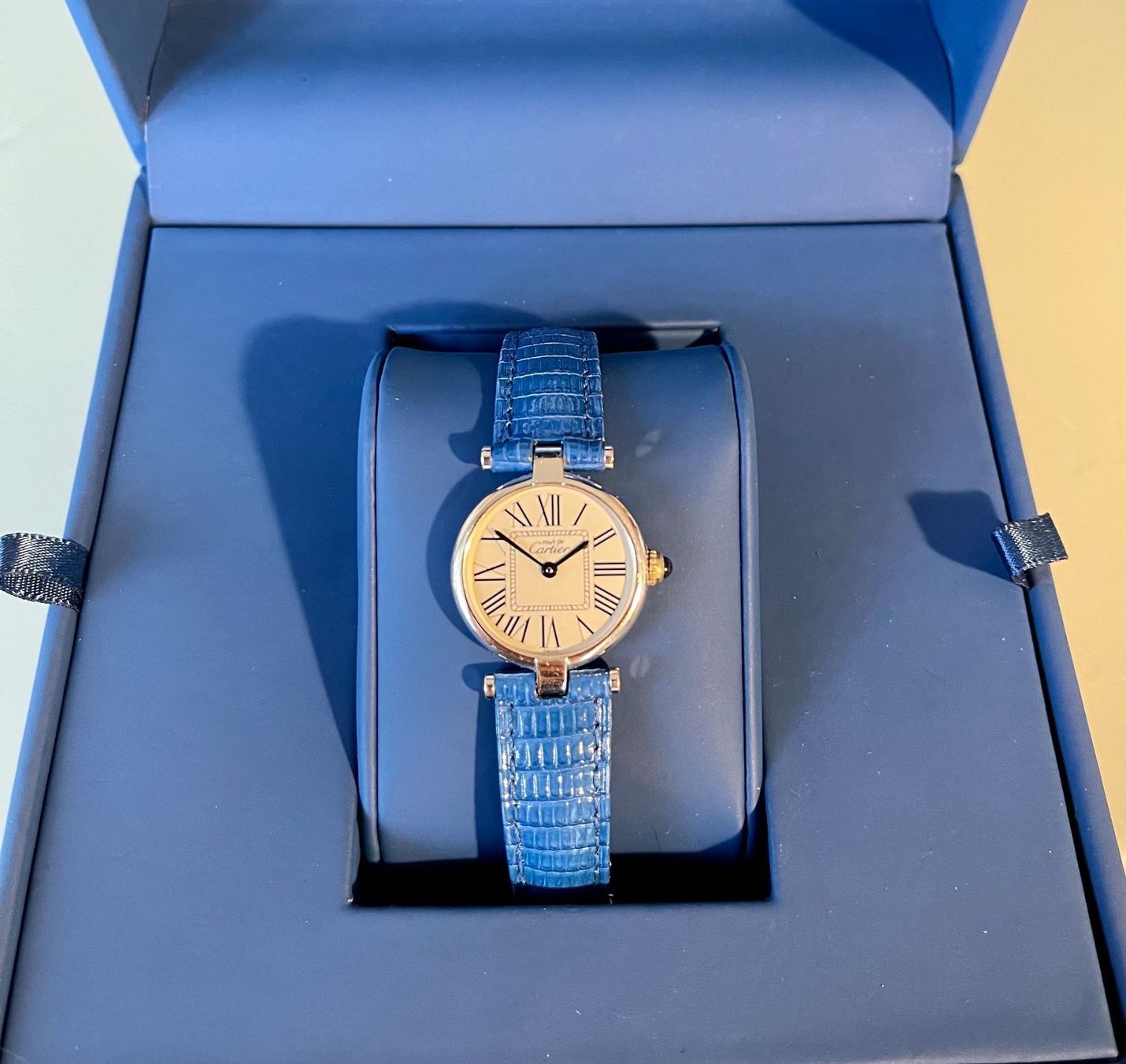 Cartier Uhren: Montre Cartier MUST Argent 925 – Gebraucht aus Genève von Annilu