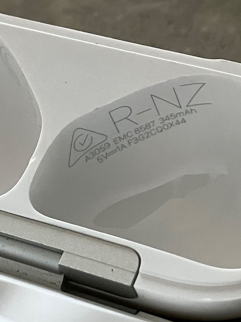 Apple Cuffie: APPLE AIRPODS 4 CASE ANC – Usato da Lausanne venduto da mr.v 4