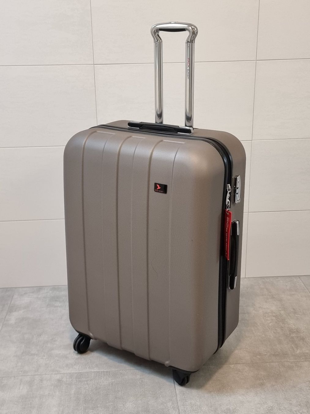 Valigie: Grosser Reisekoffer mit Rollen – Usato da Bellmund venduto da andrino