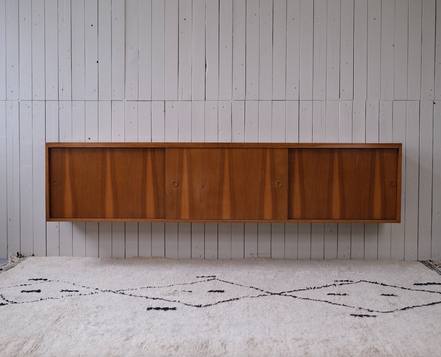 Büffets: Mid Century Sideboard / Wandmontage – Gebraucht aus Bern von Zmodern_VIN 5