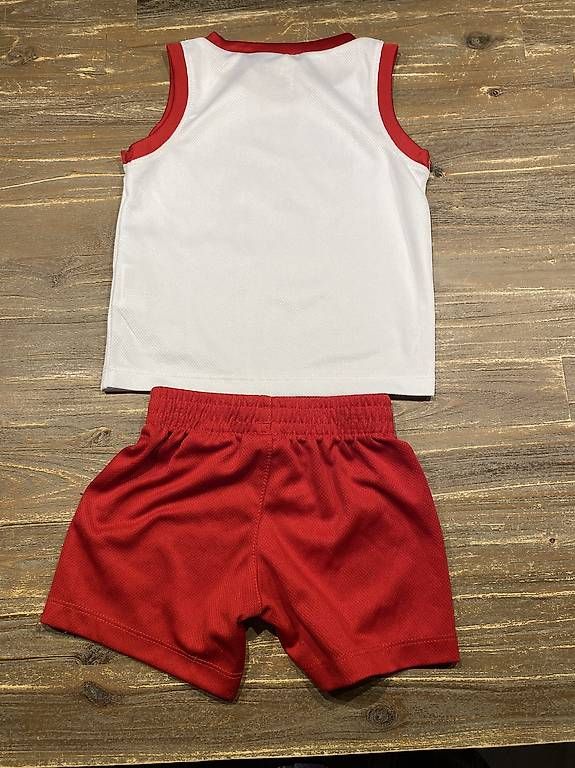 Jordan Trainer, Turnhosen & -trikots: Air Jordan Trikot Gr. 80/86 – Gebraucht aus Brugg AG von katinka0714 1