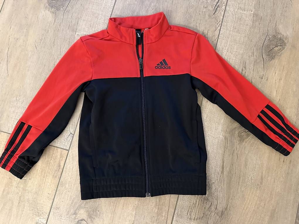 Adidas Completi: Kinder Adidas Trainer Grösse 116 – Usato da Othmarsingen venduto da Oepfel 1
