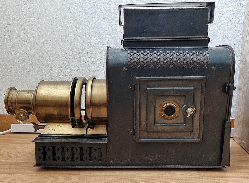 Lampade: Lanterne magique E. Mazo Paris – Usato da Fribourg venduto da Croutize