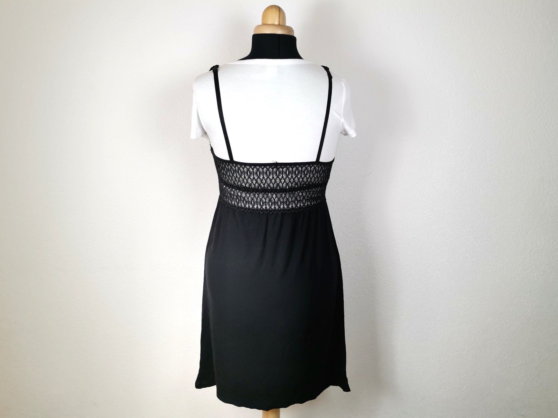 Triumph Negligees & Pigiami: TRIUMPH Amourette Nachthemd Schwarz Grösse M – Usato da Schaffhausen venduto da Restwert_SH 2