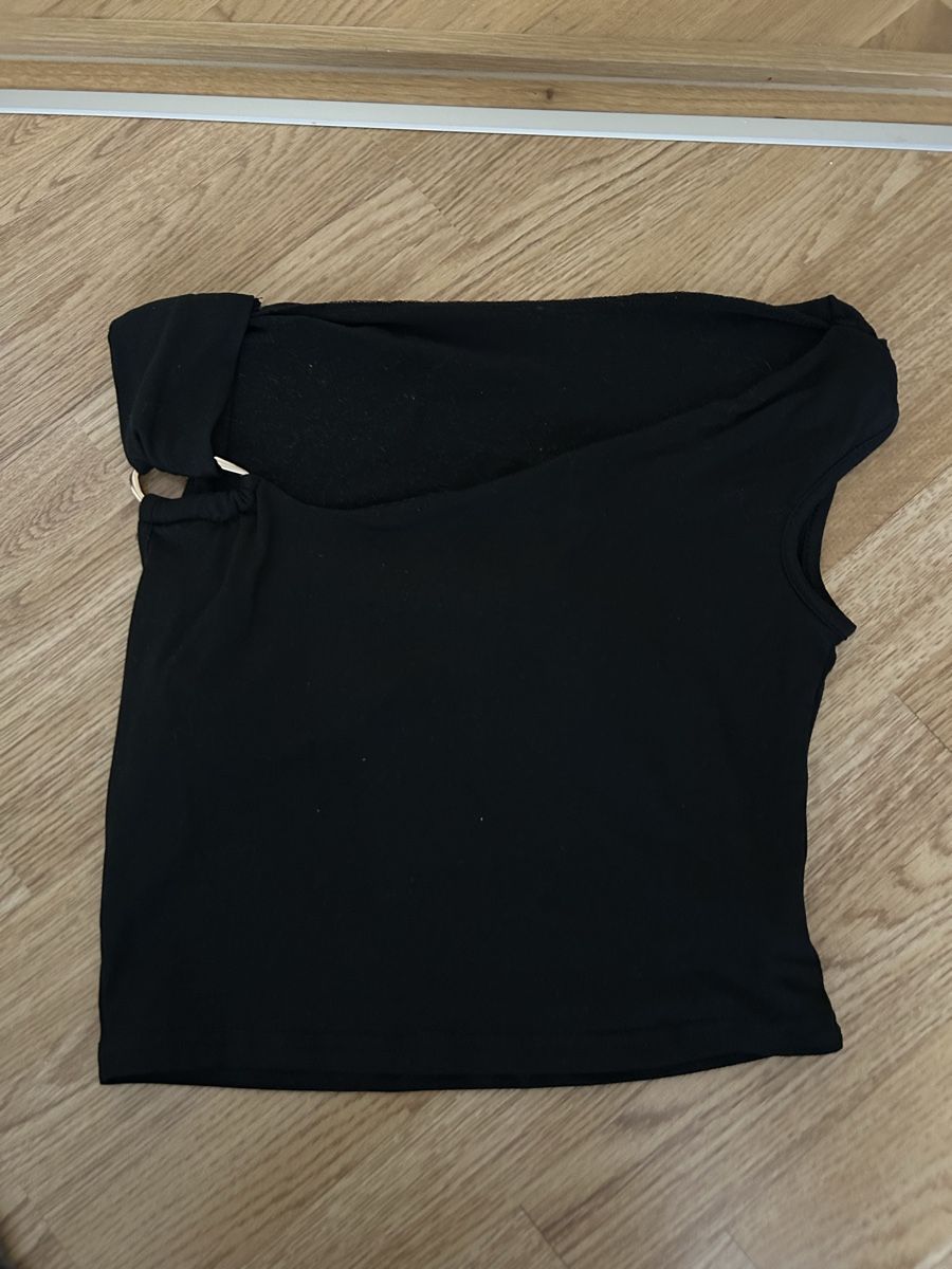 Shein T-shirts: Asymmetrisches Top – Neuf (Voir description) à Wetzikon ZH par zuz_ffn2
