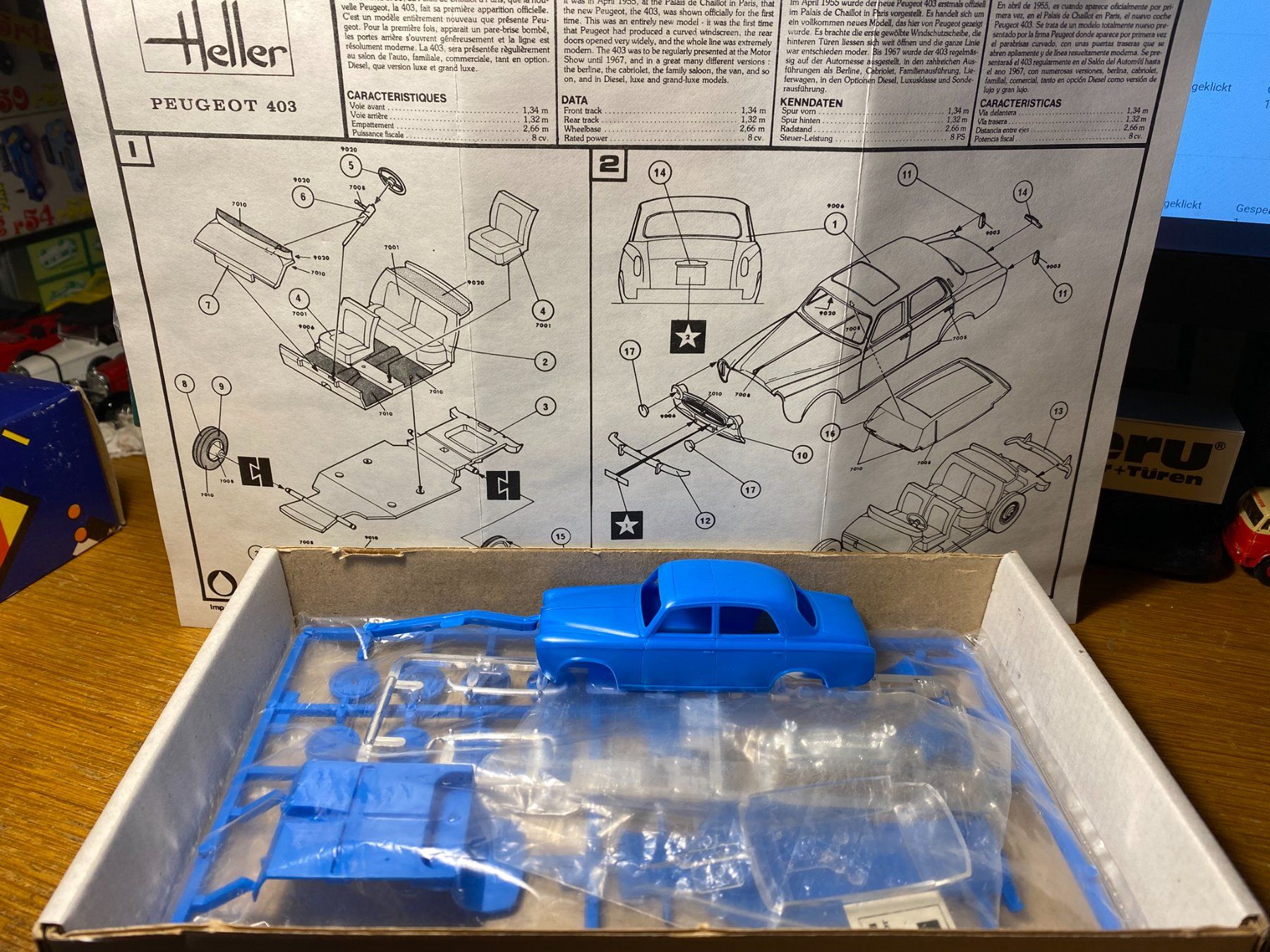 Heller Modellini d'auto: Heller Peugeot 403 Oldtimer Modellauto Bausatz 1:43 OVP – Nuovo e nell'imballaggio originale da Spiez venduto da Mlandcruiser 1