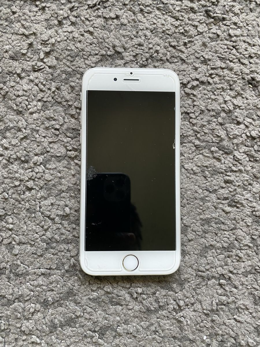 Apple Telefoni cellulari / Smartphones: iPhone 6 Argent 64Go 98% capacité batterie N.17 – Nuovo (secondo la descrizione) da Genève venduto da eth_6qs6 1