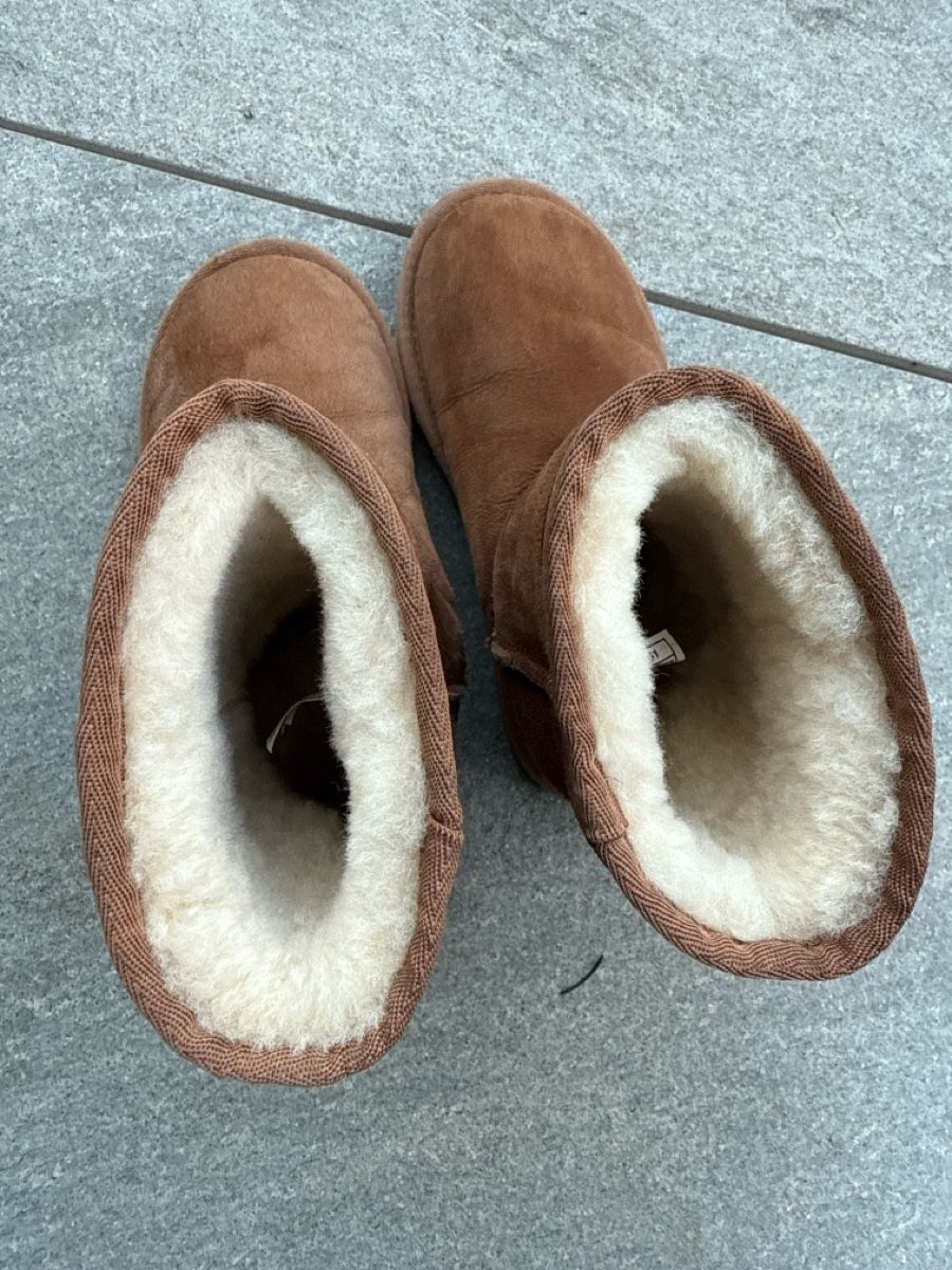 Ugg Scarpe per ragazze: UGG Boots Kids Gr. 30 – Usato da Geroldswil venduto da emi1980 3