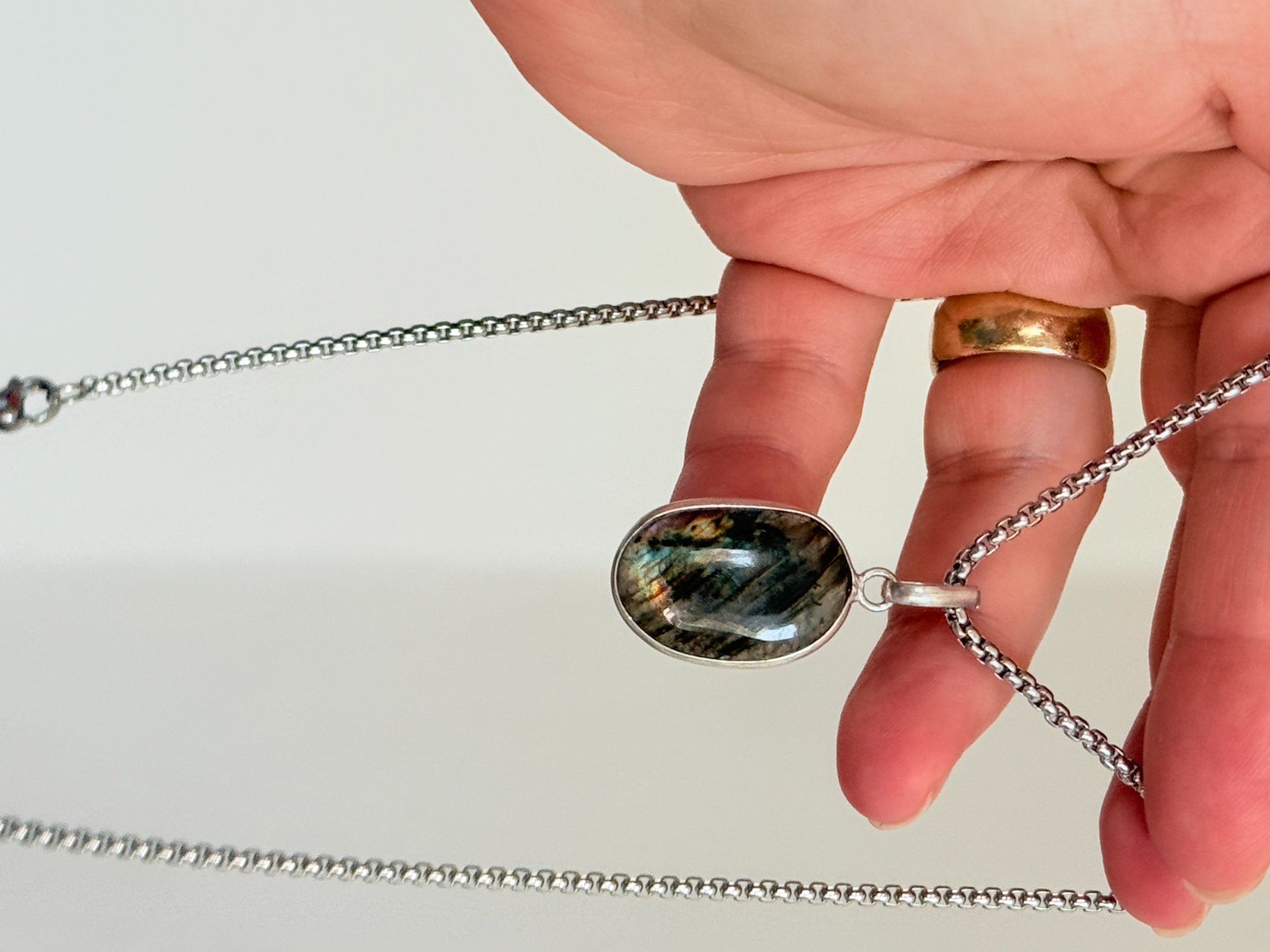 Colliers: Labradorite necklace – Neuf avec emballage d'origine à Genève par AGBERG 2