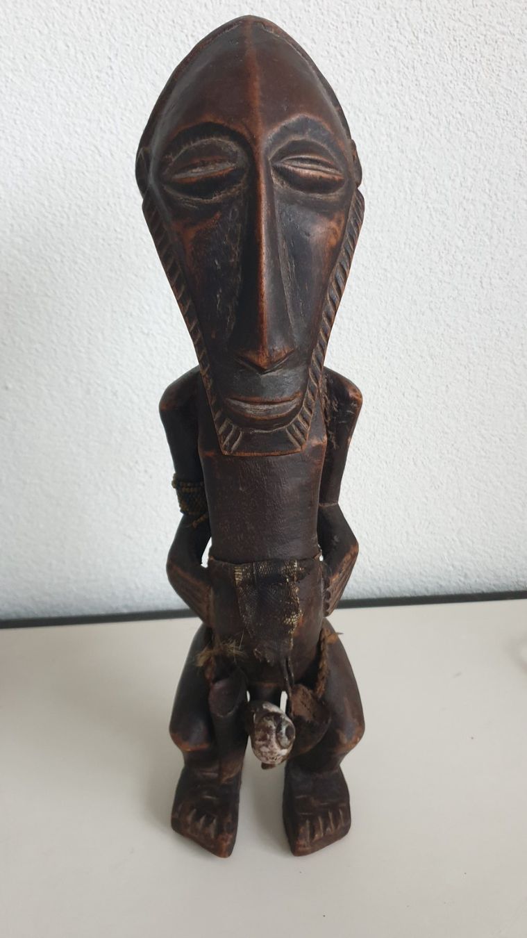 Statuette: Afrikanische Originale Bembe Figur – Usato da Winterthur venduto da rowagner