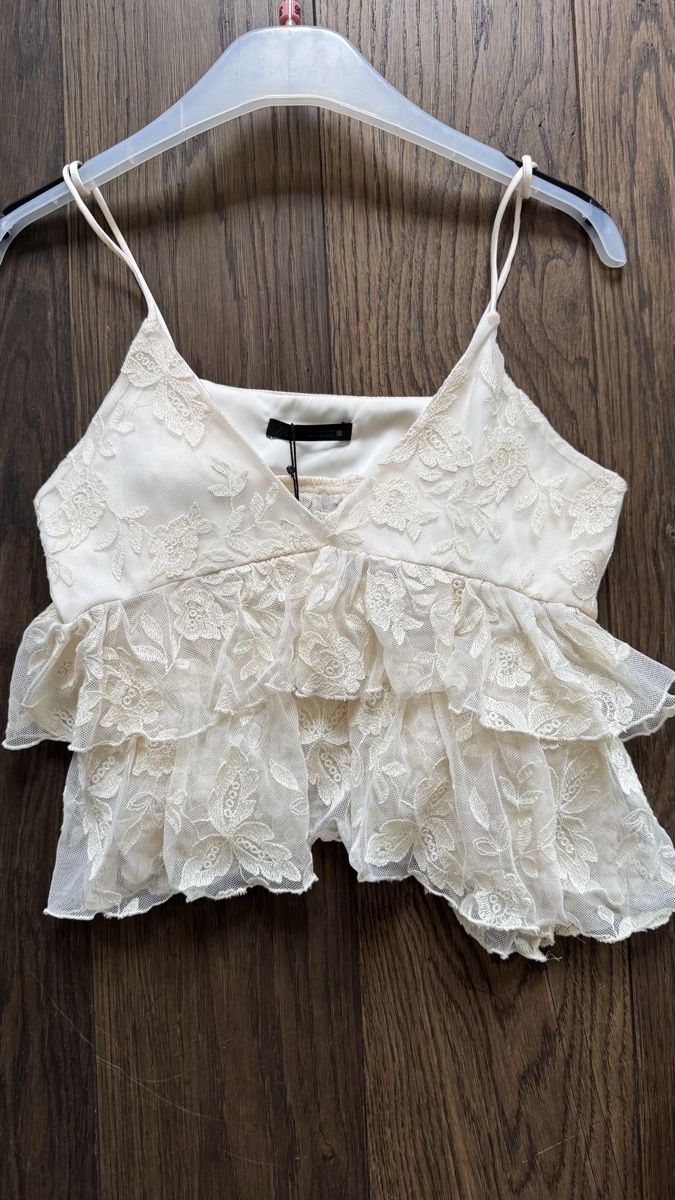 Zara Top: Zara Top beige Gr XS / Neu – Nuovo e nell'imballaggio originale da Zollikon venduto da rundbsurf