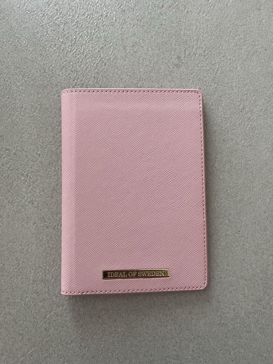 Cover & Protezioni schermo: Reisepasshülle / Passport Cover – Nuovo (secondo la descrizione) da Zuchwil venduto da celixne