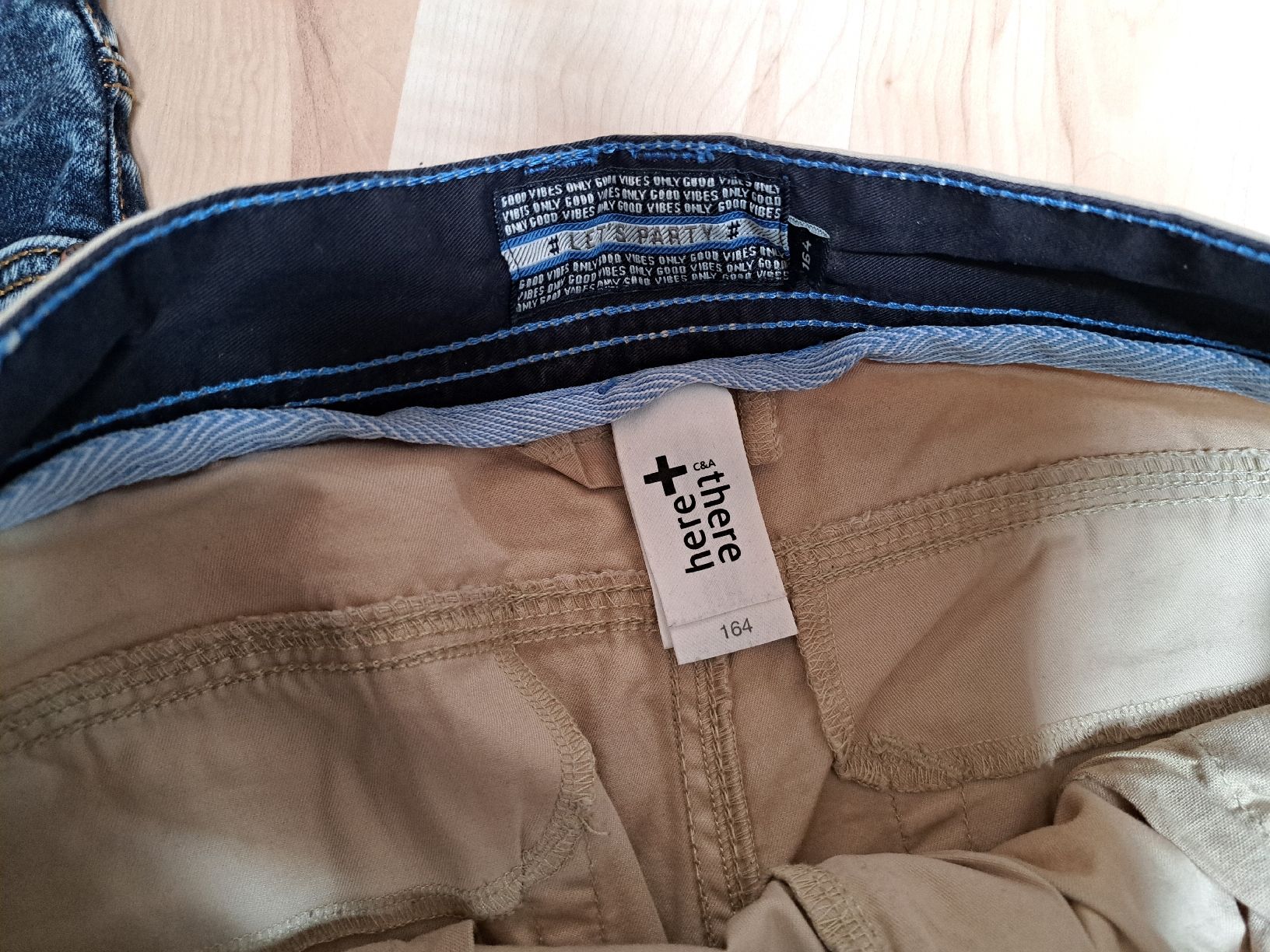 Pantalons: Jungs Hosen Gr 164 2 Stück – D'occasion à Fischbach-Göslikon par Reddy1 2