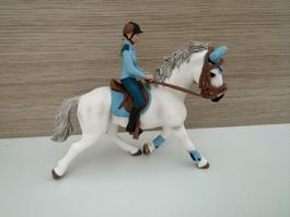 Schleich Turnierreiterin 42111 Figur mit Zubehör