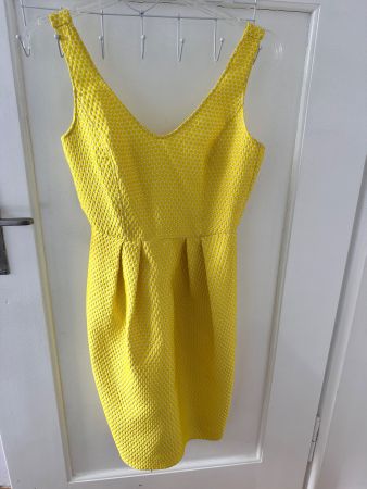 Gelbes Sommerkleid von Armani Gr. 38 – perfekt für sonnige T