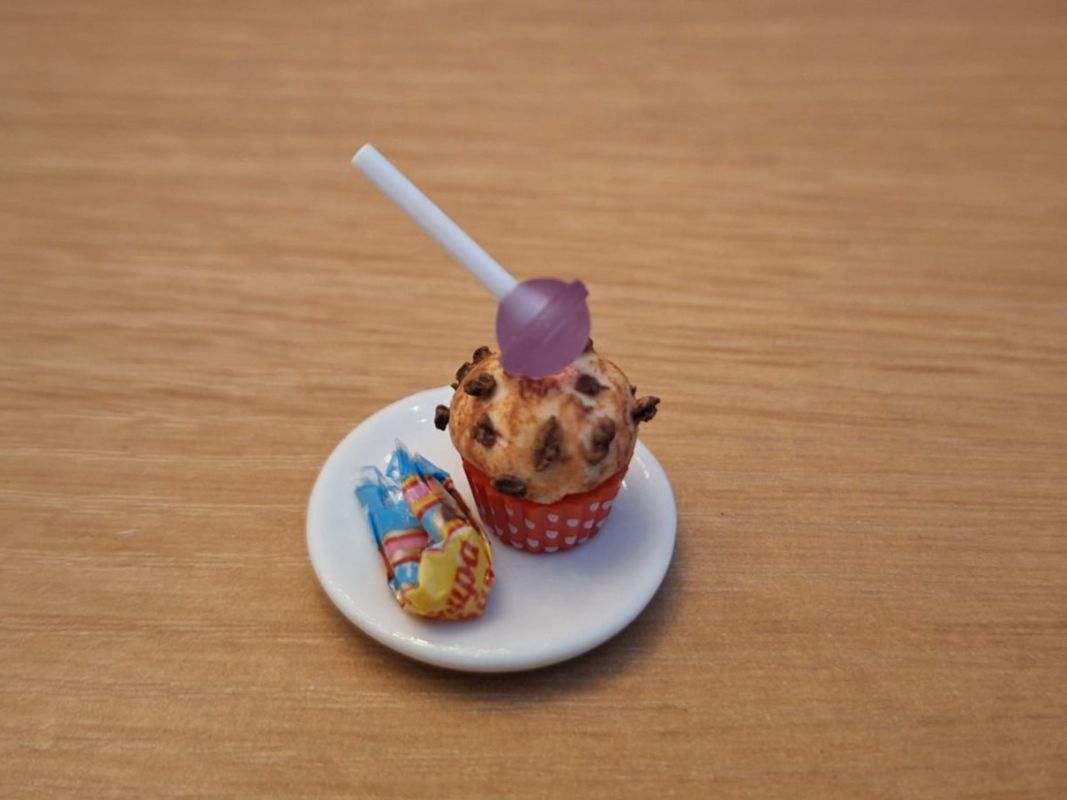 Case e mobili per bambole: Handmade Chupa Chups Muffin Teller – Nuovo (secondo la descrizione) da Zürich venduto da HandmadeTinyFood 2