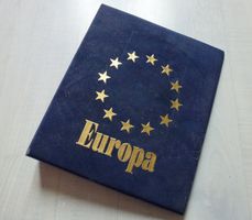 Euro Sammlung in Samt-Album mit total 12 Länder
