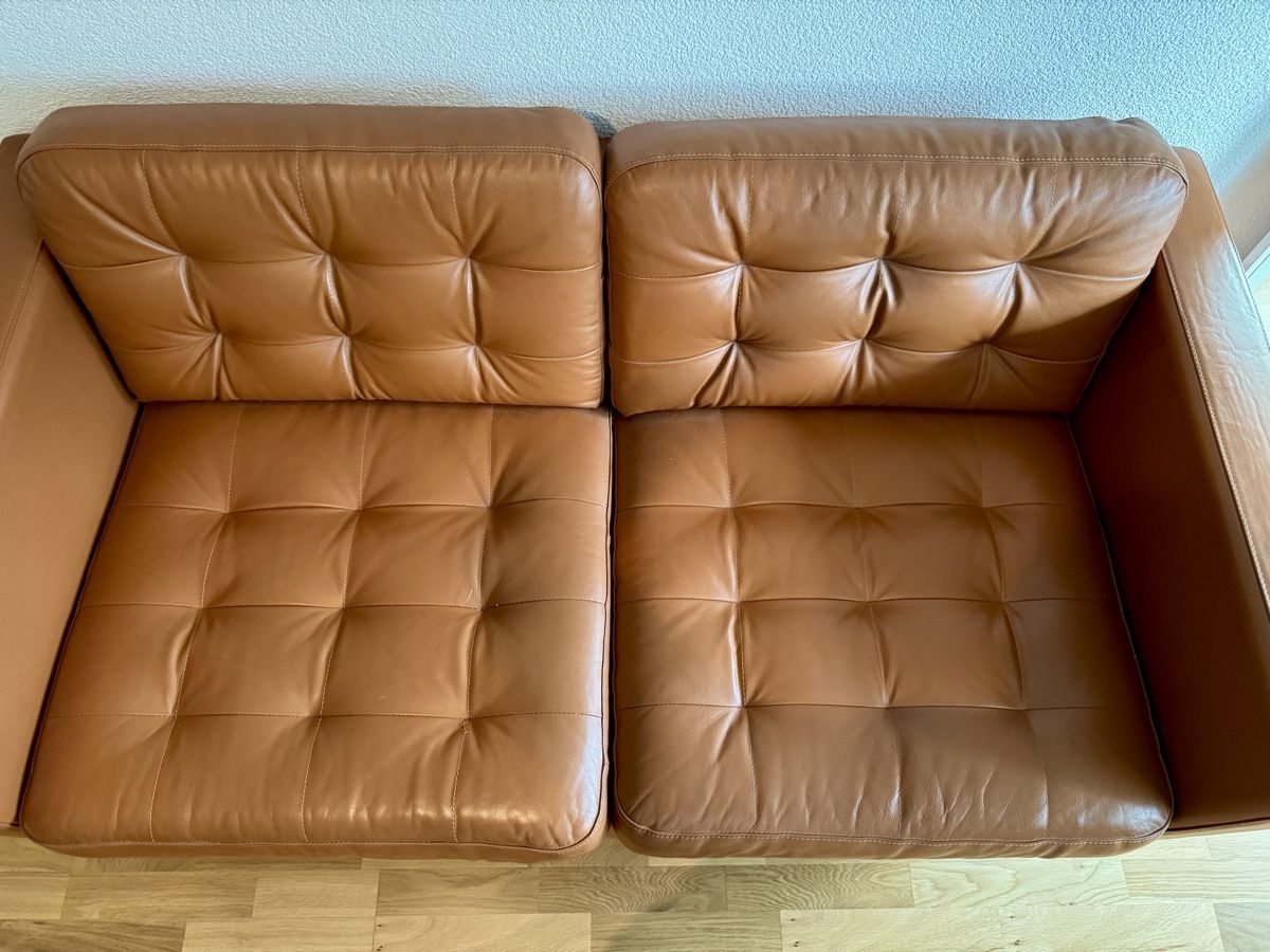 Sofas: Sofa brown leather 2-seater used condition – Gebraucht aus Bern von bia_695q 4