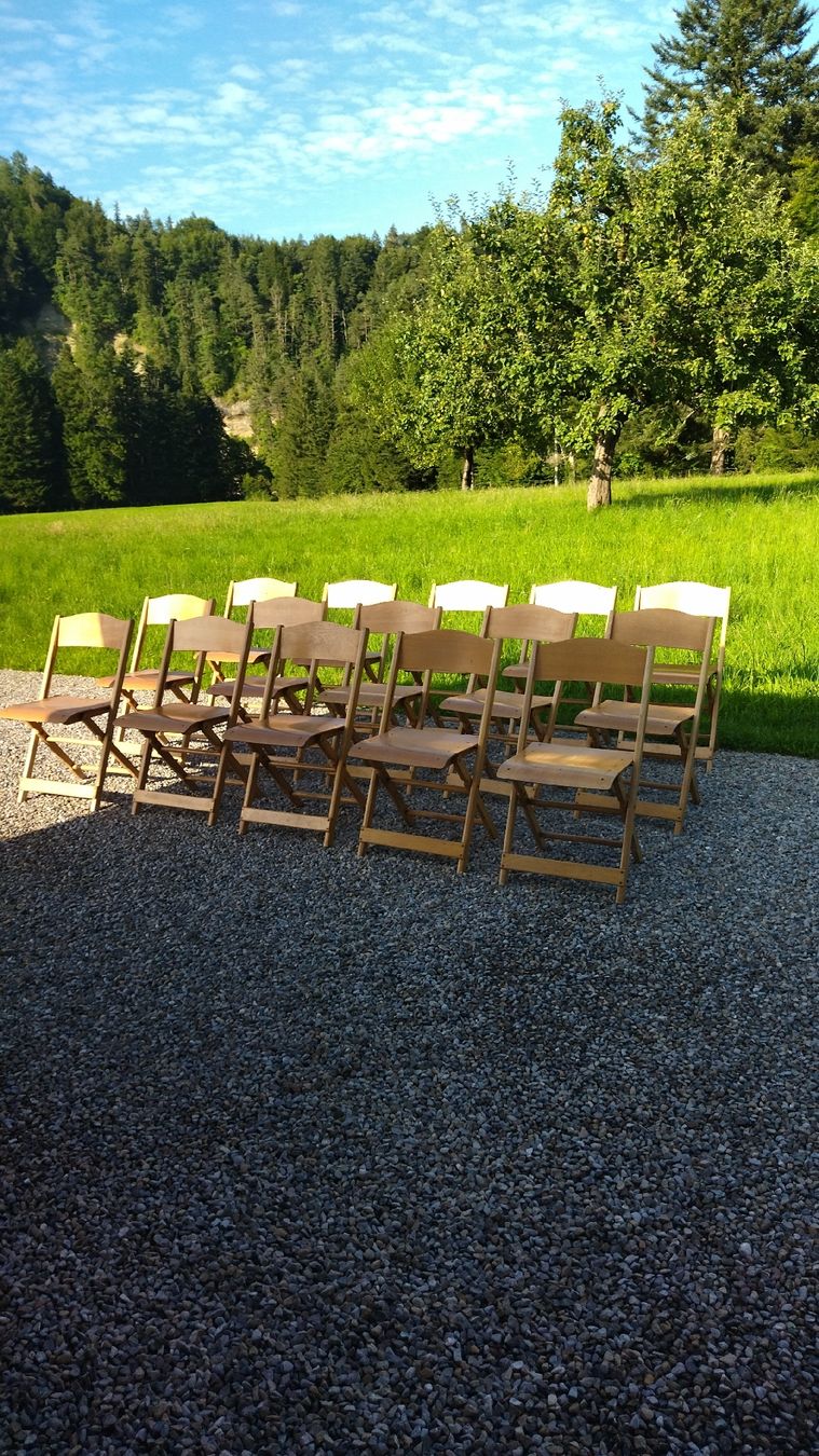 Sedie: 15 Vintage Klappstühle – Usato da Zürich venduto da Top-Deal-Schweiz
